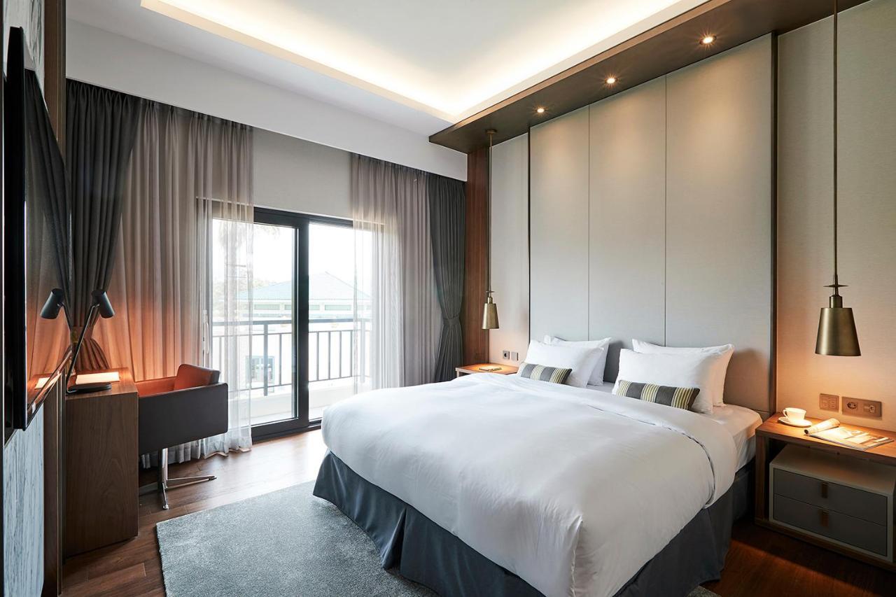 The Suites Hotel Jeju Seogwipo Eksteriør bilde