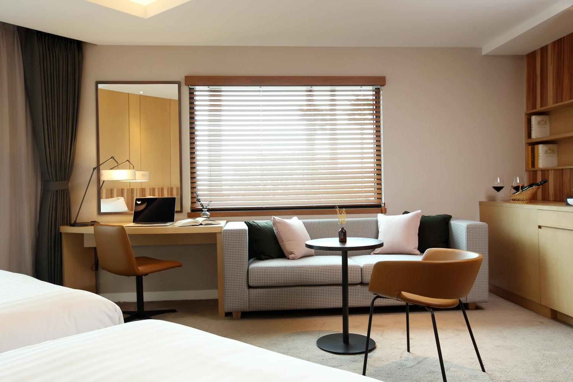 The Suites Hotel Jeju Seogwipo Eksteriør bilde