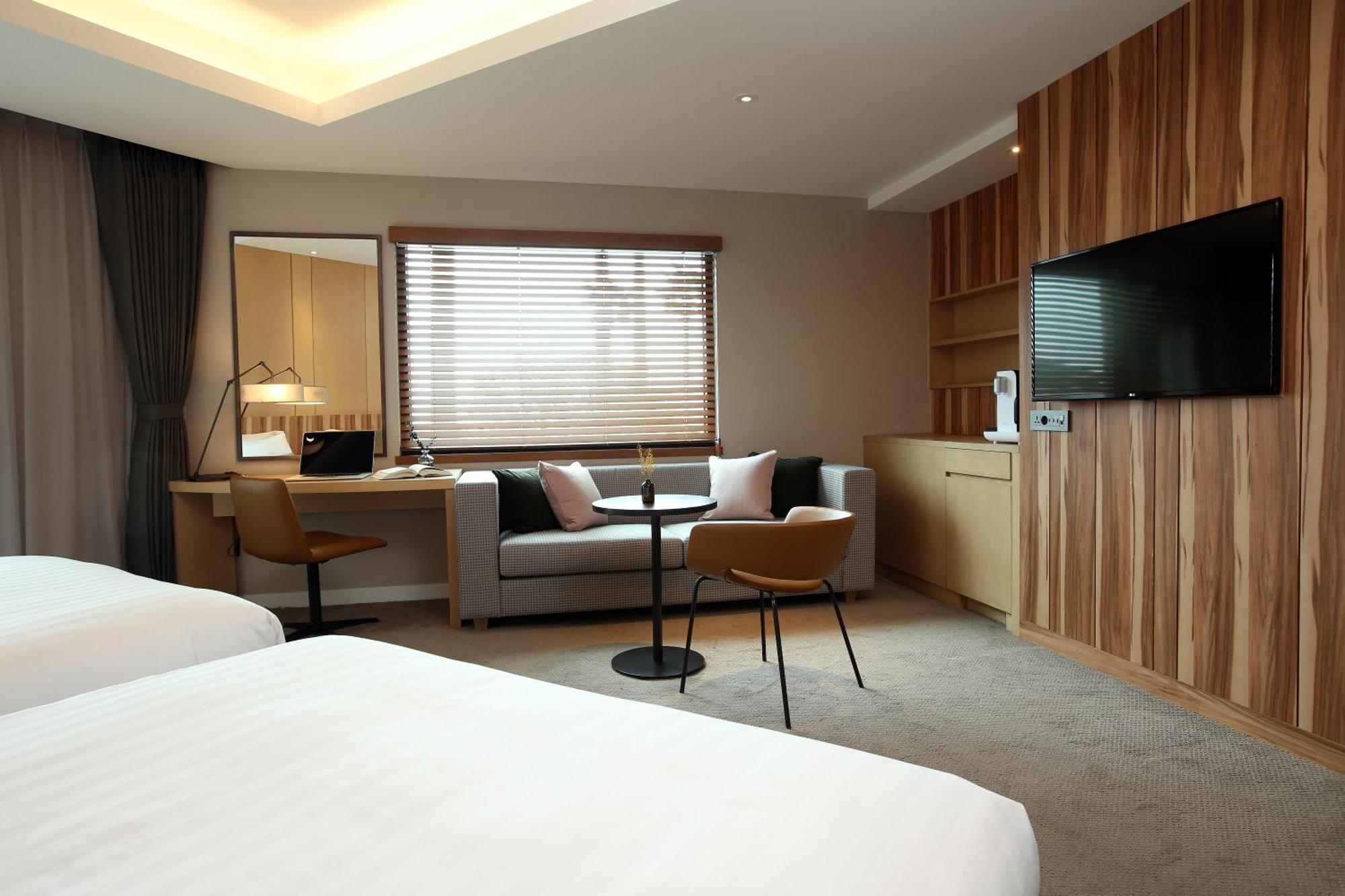 The Suites Hotel Jeju Seogwipo Eksteriør bilde