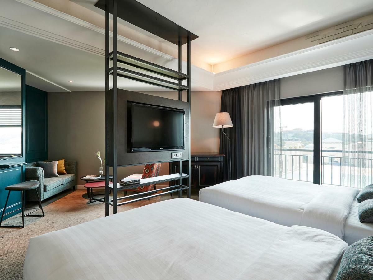 The Suites Hotel Jeju Seogwipo Eksteriør bilde